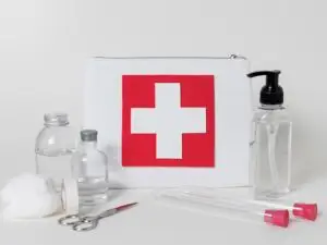 front-view-composition-medical-still-life-elements Registre des premiers secours