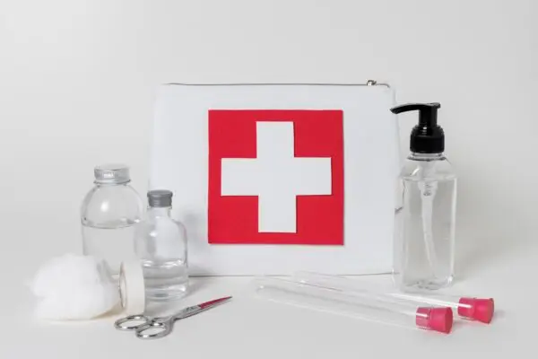 front-view-composition-medical-still-life-elements Registre des premiers secours